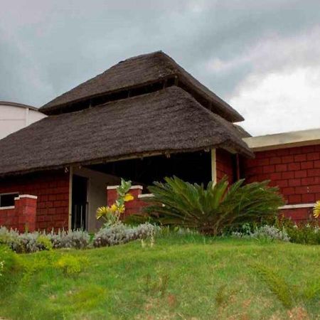 Pavanputra Clarks Inn Хассан Экстерьер фото