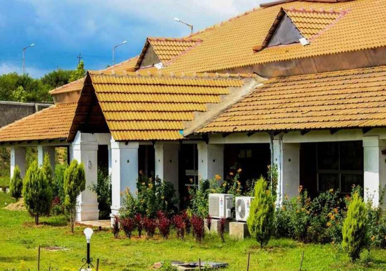 Pavanputra Clarks Inn Хассан Экстерьер фото